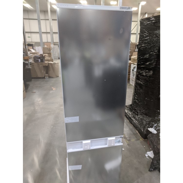 GRADE A2 - Bosch Serie 2 KIV38X22GB 54cm Wide 70-30 Integrated Fridge Freezer - White