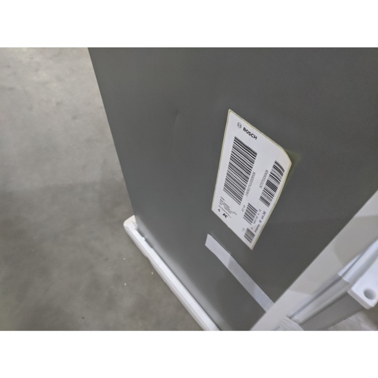 GRADE A2 - Bosch Serie 2 KIV38X22GB 54cm Wide 70-30 Integrated Fridge Freezer - White