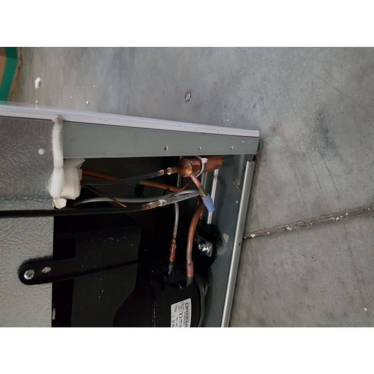 GRADE A3 - Hisense RIB291F4AW1 Integrated 50-50 Frost Free Fridge Freezer - White- Sliding Rail