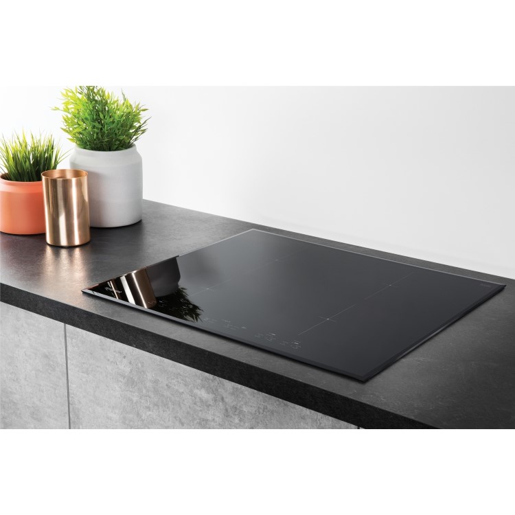 GRADE A2 - Hotpoint CID740B Four Zone 70cm Induction Hob Black