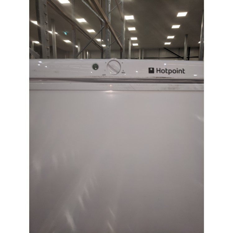 GRADE A3 - Hotpoint HBNF5517W Aquarius 225 Litre Freestanding Fridge Freezer 50/50 Split Frost Free 55cm Wide - White