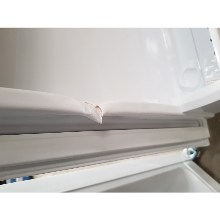 GRADE A3 - Beko UR584APW 101 Litre Freestanding Under Counter Larder Fridge 84cm Tall A+ Energy Rating 55cm Wide - White
