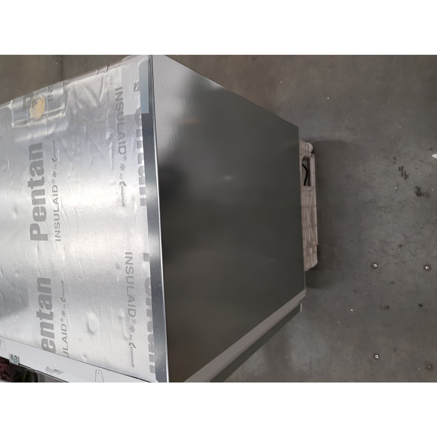 Bosch serie 6 kur15a50gb shop integrated undercounter fridge