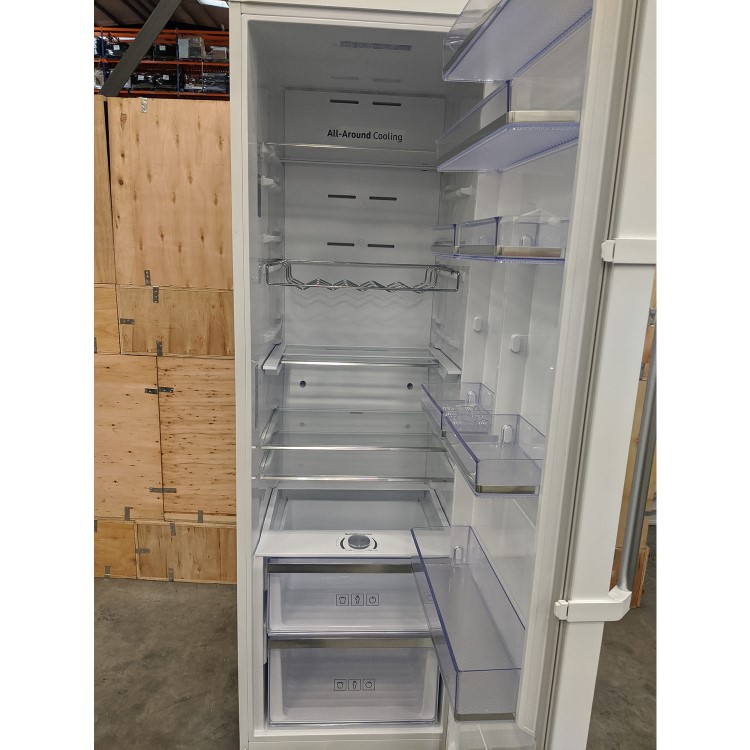 GRADE A3 - Samsung RR39M7140WW 385L Freestanding Fridge With All Around Cooling - White