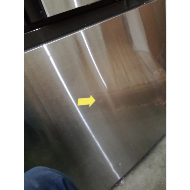 GRADE A3 - Hisense RF702N4IS1 French Door Style American Fridge Freezer With Plumbed Water Dispenser - Stainless Steel