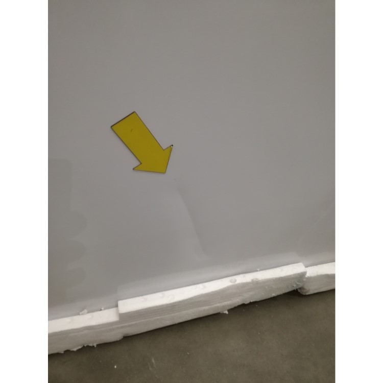 GRADE A3 - Indesit UI8F1CW 260 Litre Freestanding Upright Freezer 187cm Tall Frost Free 60cm Wide - White