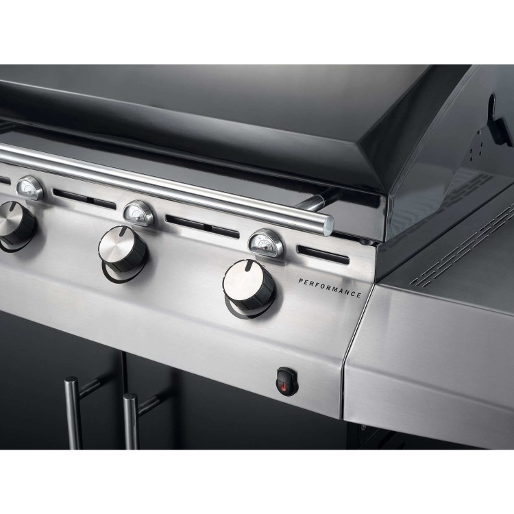 Char-Broil Performance Series High-End 3 Burner Gas BBQ with a Side-Burner. 