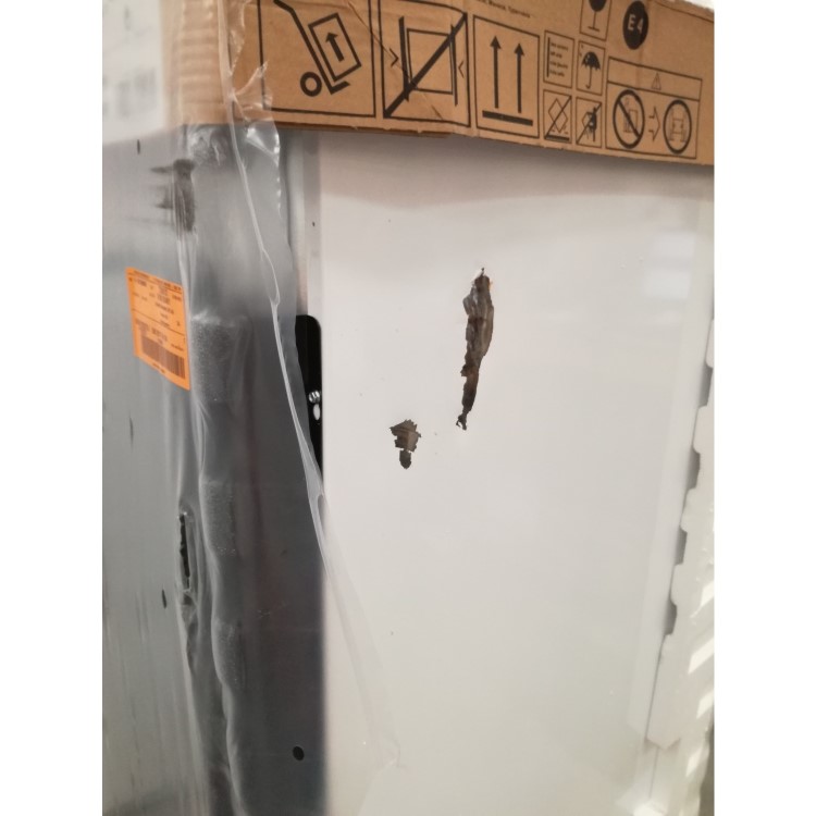 GRADE A3 - Indesit IBD5517W 234 Litre Freestanding Fridge Freezer 50/50 Split A+ Energy Rating 55cm Wide - White