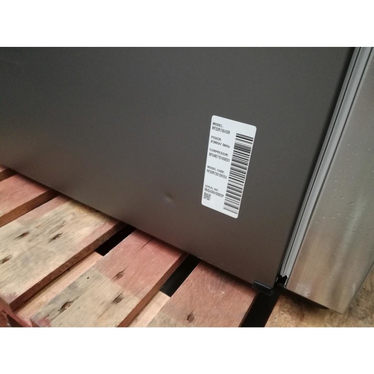 GRADE A3 - Samsung RF22R7351SR Freestanding American Fridge Freezer With Ice And Water Dispenser Auto-fill Jug