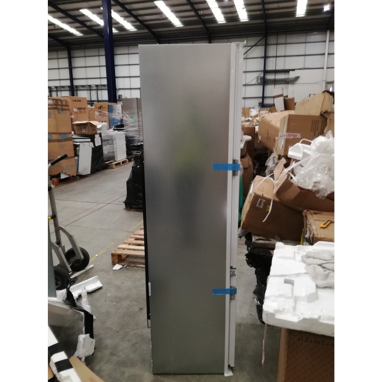 GRADE A2 - Hotpoint BCB8020AAFC 296 Litre Integrated Fridge Freezer 80/20 Split 194cm Tall Frost Free 54cm Wide - White