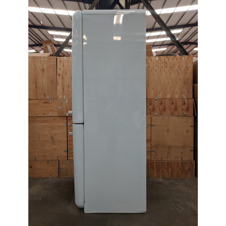 Refurbished Smeg FAB32LPB3UK Freestanding 301 Litre 60/40 Frost Free Fridge Freezer Blue