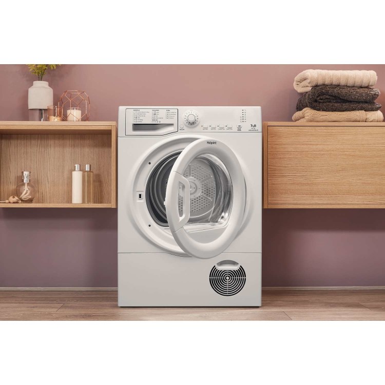Refurbished Hotpoint TCFS83BGP Freestanding Condenser 8KG Tumble Dryer White
