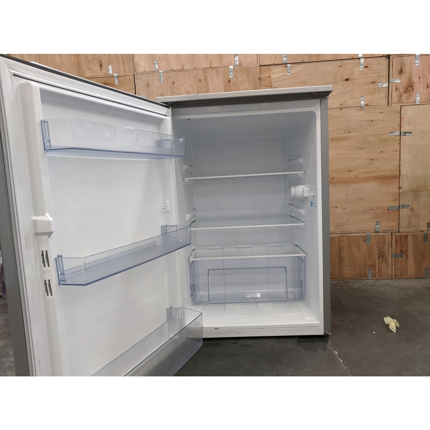 GRADE A3 Indesit I55RM1110S 134 Litre Freestanding Under Counter