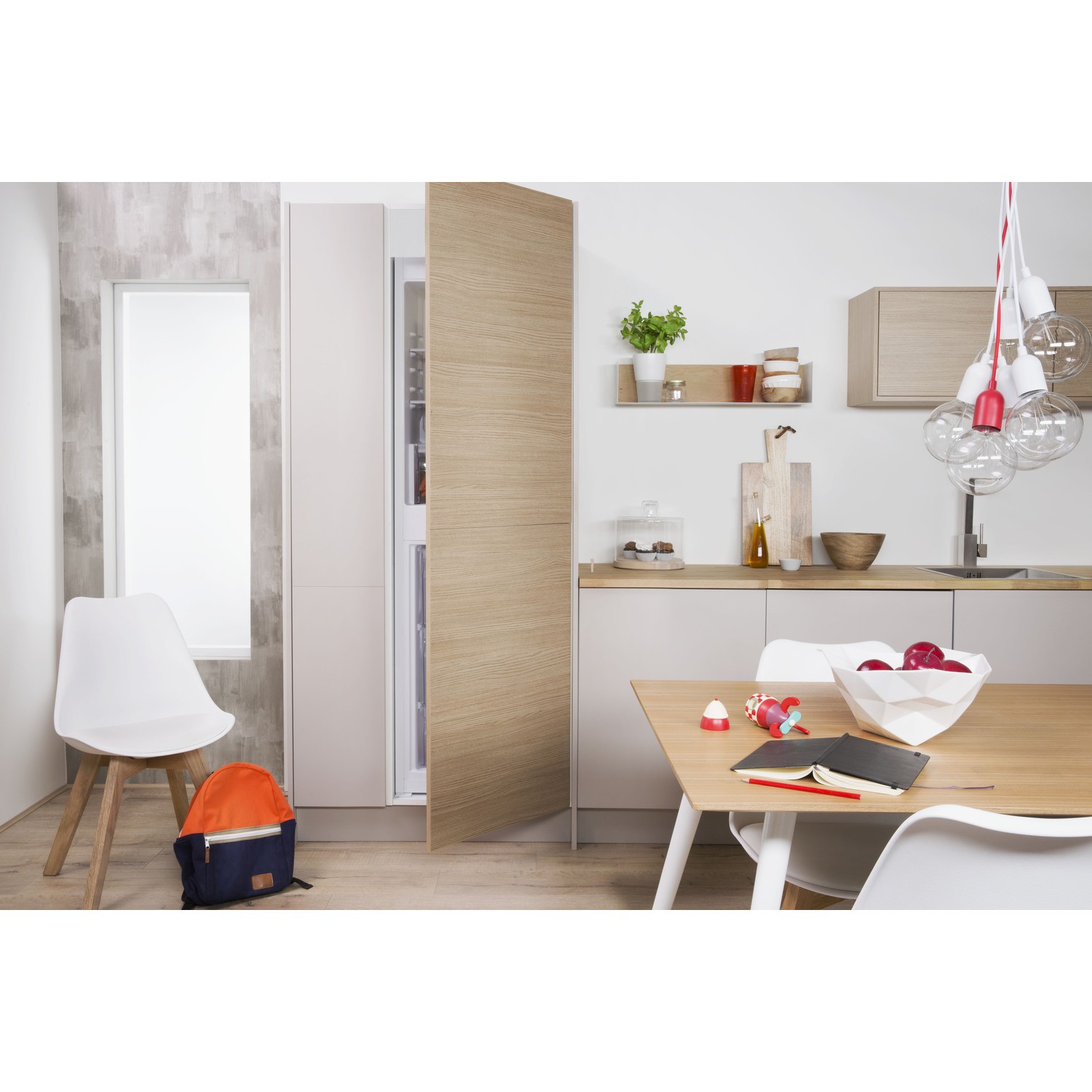 INDESIT IB7030A1D 277 Litre Integrated Fridge Freezer 70/30 Split 177cm