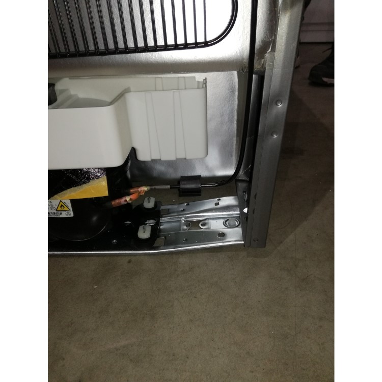 GRADE A3 - Beko UR4584S Under Counter Freestanding Fridge With Icebox - Silver