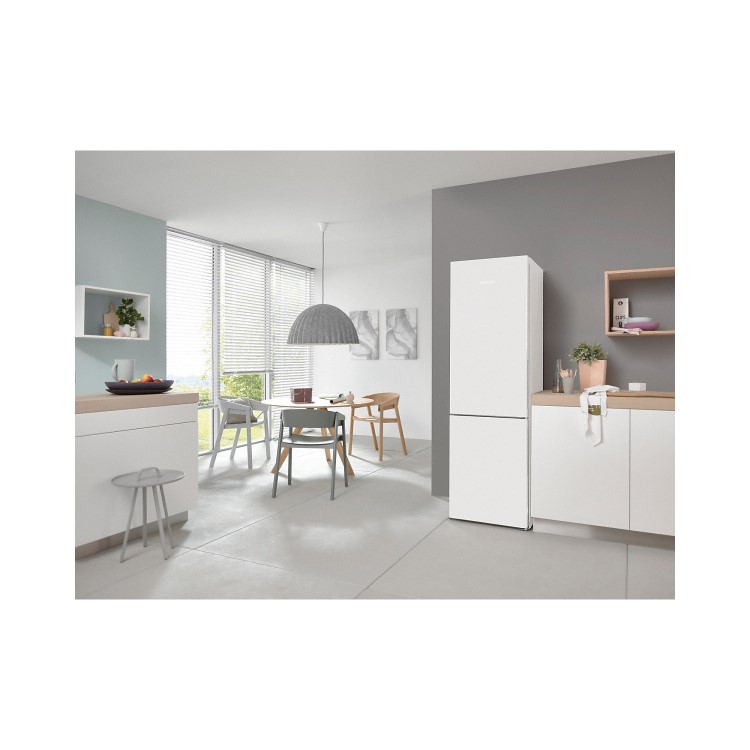 Miele 304 Litre 60/40 Freestanding Fridge Freezer - White 