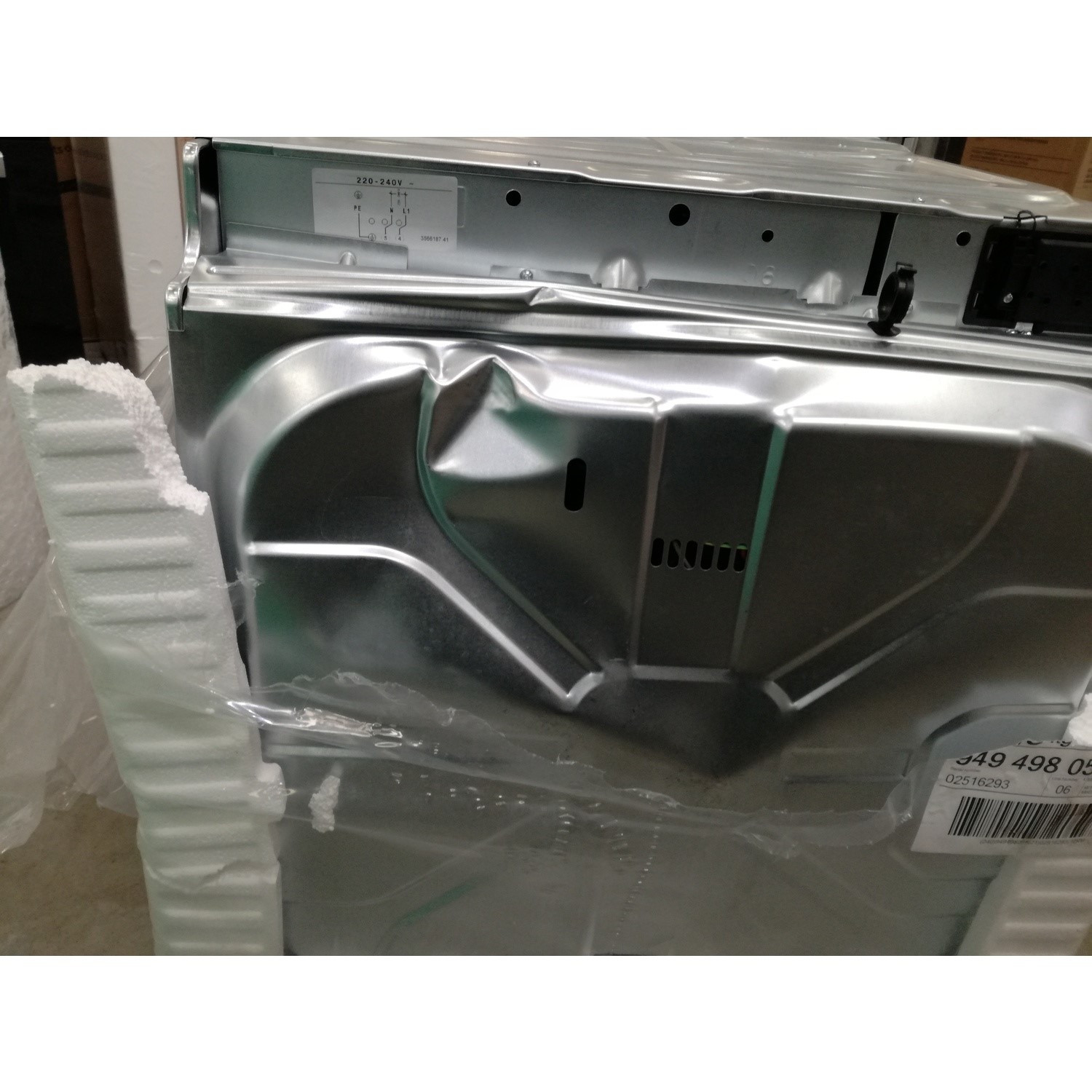 GRADE A3 Zanussi ZOP37982XK 60cm Wide Multifunction Single Oven With