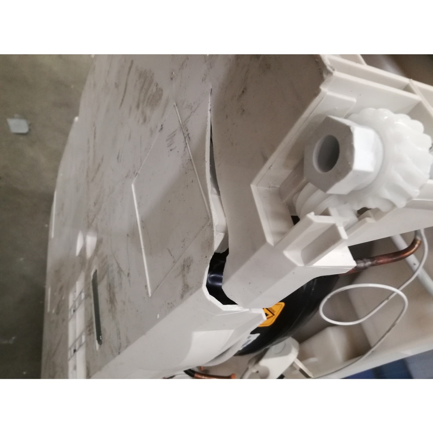 GRADE A3 Neff K4316XFF0G N50 Integrated Under Counter Larder Fridge