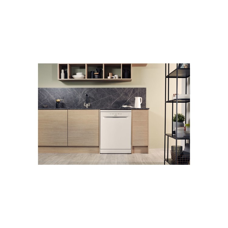 GRADE A2 - Hotpoint Aquarius HFC2B19 13 Place Freestanding Dishwasher with Quick Wash - White
