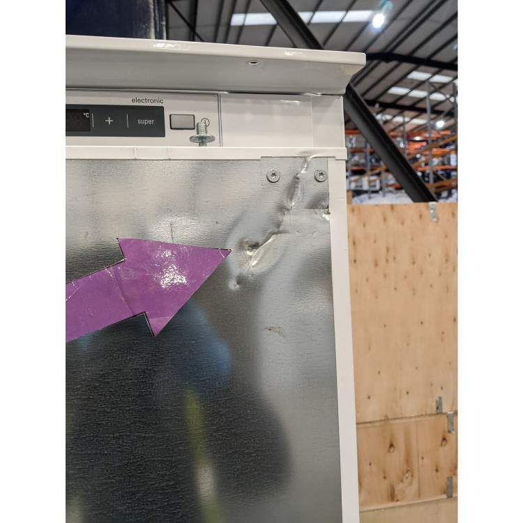GRADE A3 - Siemens KI85NADE0G iQ500 NoFrost 50-50 Split Integrated Fridge Freezer With softClosing Doors