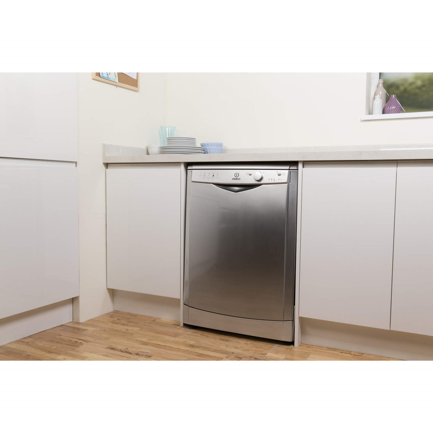 Indesit 13 Place Settings Freestanding Dishwasher Silver DFG15B1S