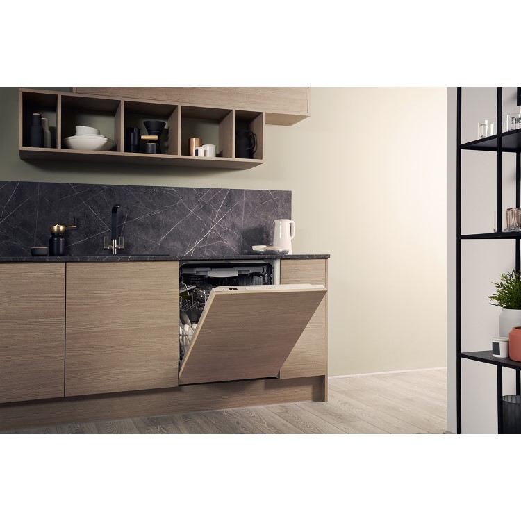 GRADE A2 - Hotpoint HIC3C26WF Extra Efficient 14 Place Fully Integrated Dishwasher