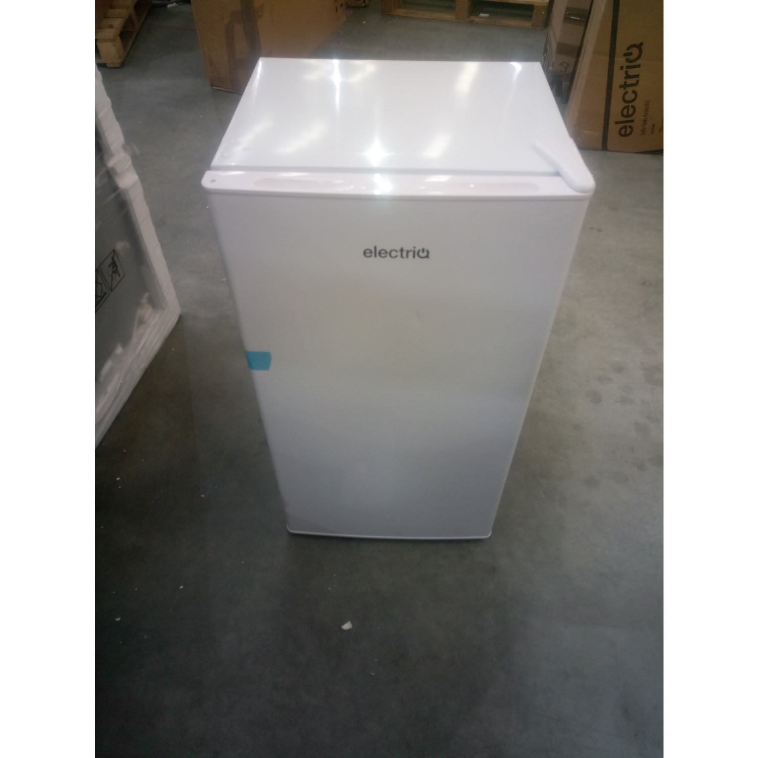GRADE A2 electriQ 62 Litre Freestanding Under Counter Fridge with Ice