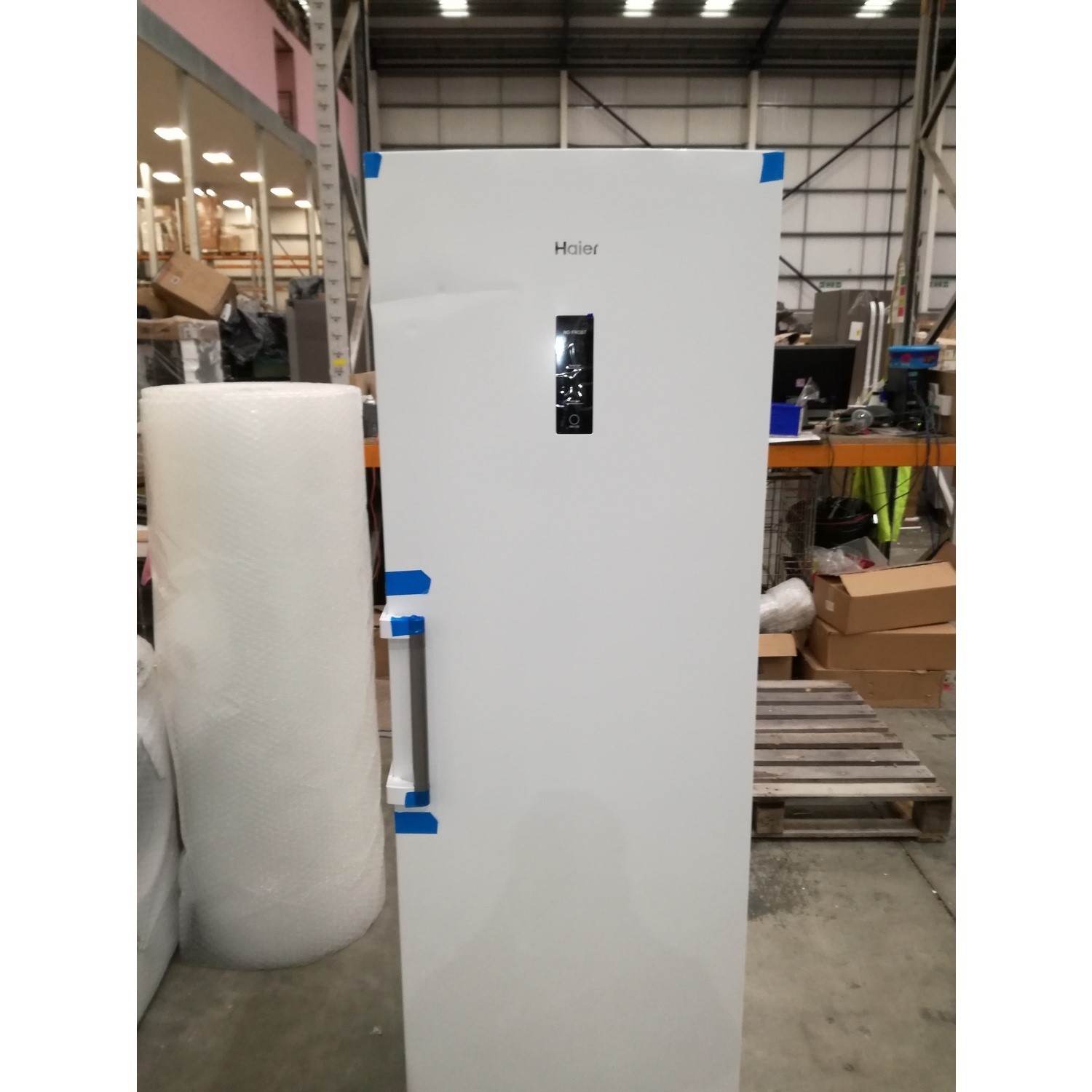 GRADE A3 Haier H2F 255WSAA 187x60cm 262L Frost Free Freestanding grade-a3-haier-h2f-255wsaa-187x60cm-262l-frost-free-freestanding