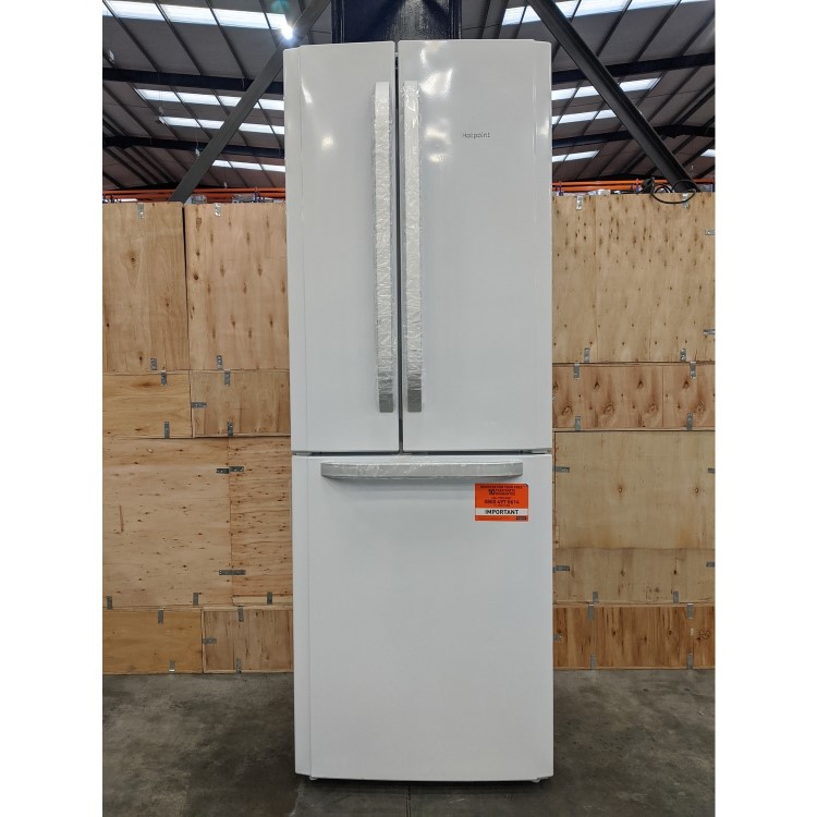 GRADE A3 - HOTPOINT FFU3DW 450 Litre Freestanding Fridge Freezer 60/40 Split Frost Free 70cm Wide - White