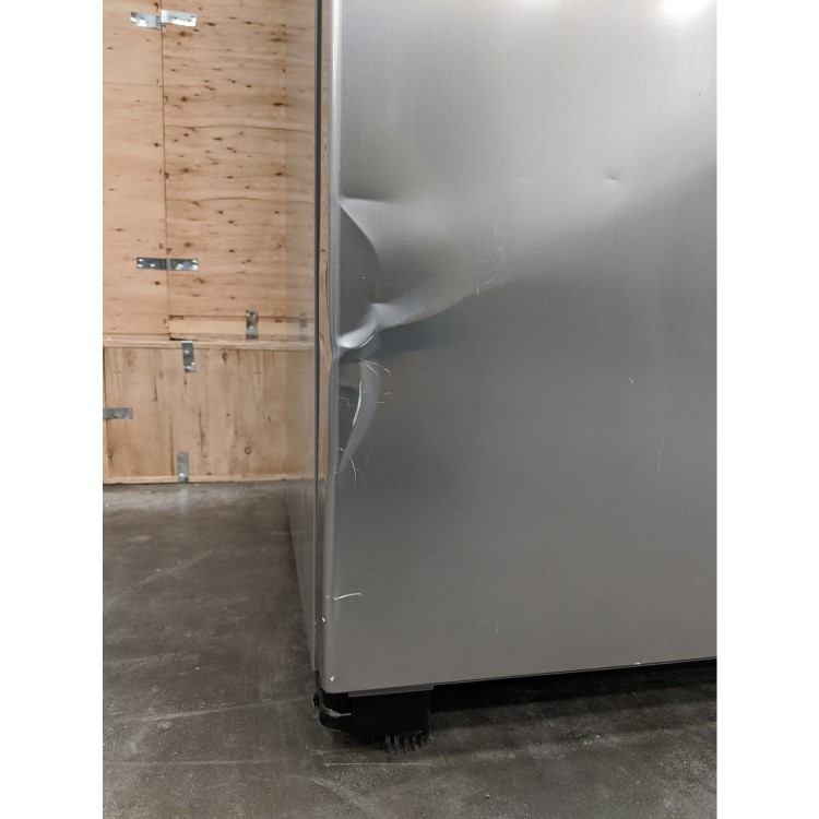 GRADE A3 - Hisense RS696N4IC1 Side-by-side American Fridge Freezer With Plumbed Ice & Water Dispenser - Stainless