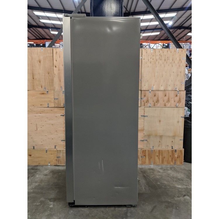 GRADE A3 - Hisense RS696N4IC1 Side-by-side American Fridge Freezer With Plumbed Ice & Water Dispenser - Stainless