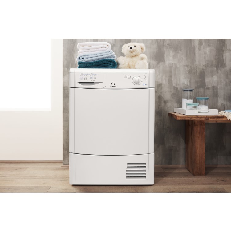 GRADE A2 - INDESIT IDC8T3B EcoTime 8kg Freestanding Condenser Tumble Dryer - White