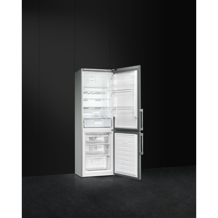 GRADE A2 - Smeg FC370X2PE 70/30 Frost Free Freestanding Fridge Freezer - Stainless Steel