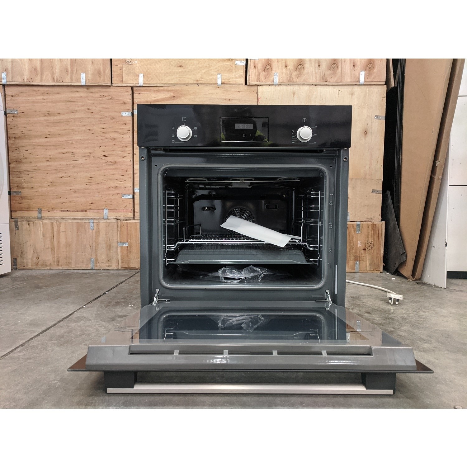 Refurbished Bosch Serie 2 HHF113BA0B 60cm Single Built In Electric Oven