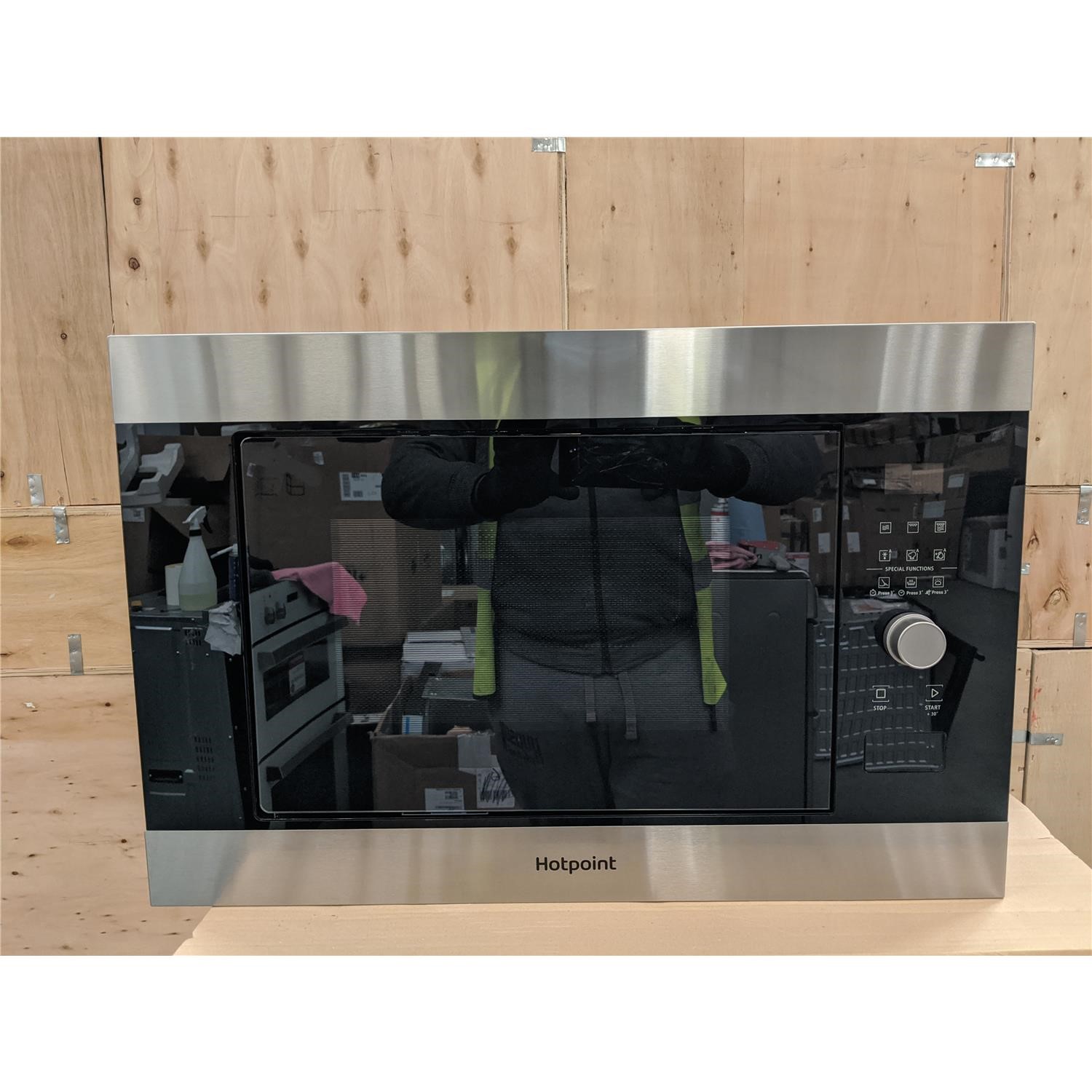 Refurbished Hotpoint MF25GIXH Built In 25L 900W Microwave Stainless Steel 77997658/1/MF25GIXH