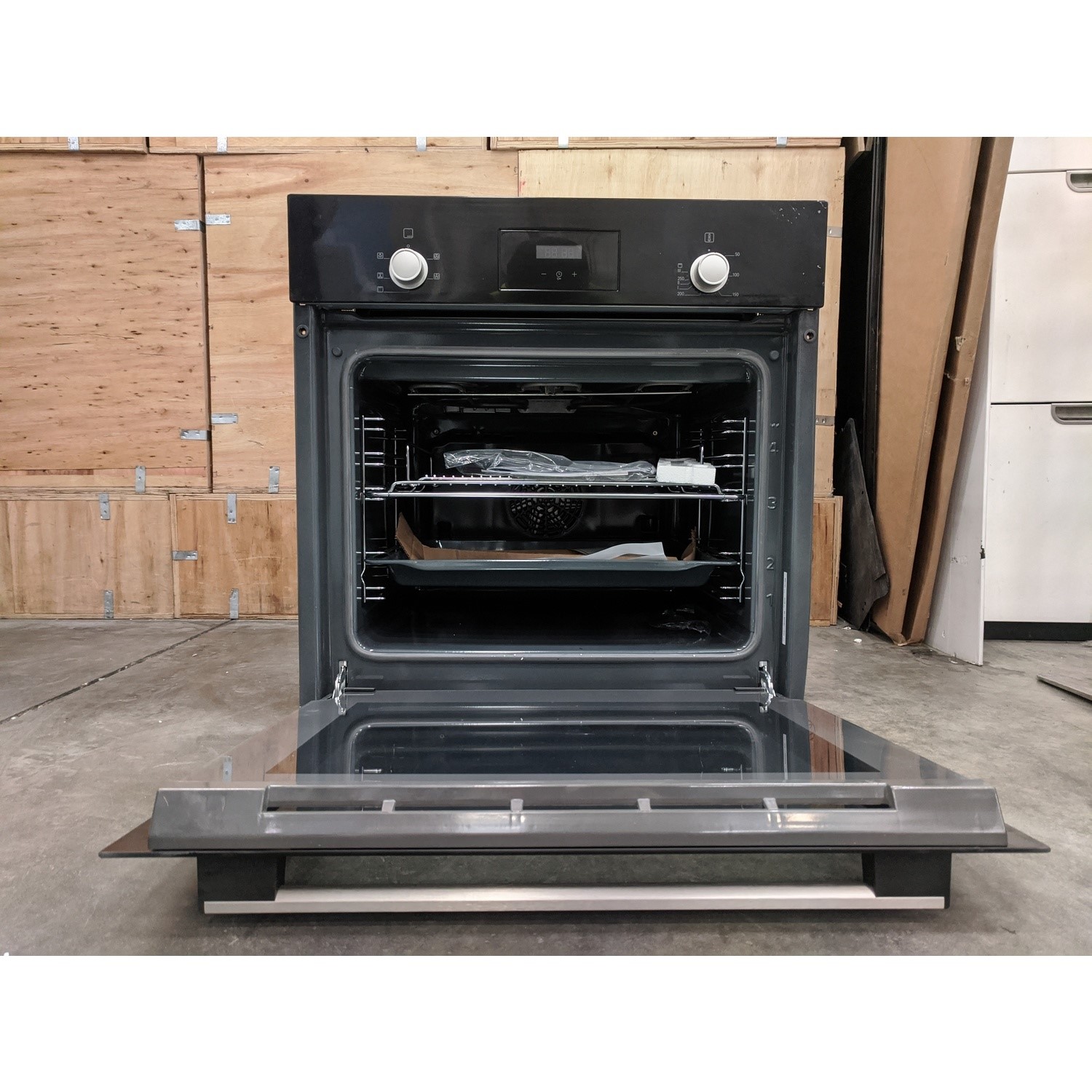 Refurbished Bosch Serie 2 HHF113BA0B 60cm Single Built In Electric Oven