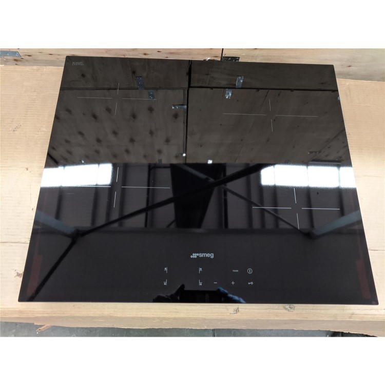 Refurbished Smeg 60cm 4 Zone Ceramic Hob
