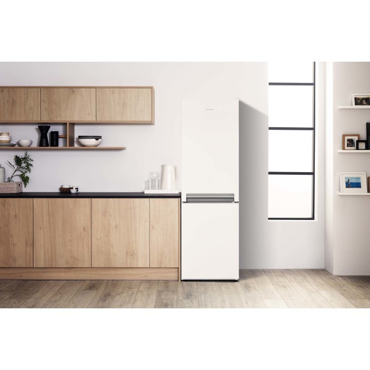 H8A1EW 338 Litre Freestanding Fridge Freezer 60/40 Split Low Frost 59.5cm Wide - White
