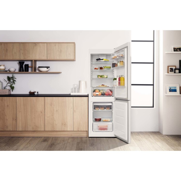H8A1EW 338 Litre Freestanding Fridge Freezer 60/40 Split Low Frost 59.5cm Wide - White