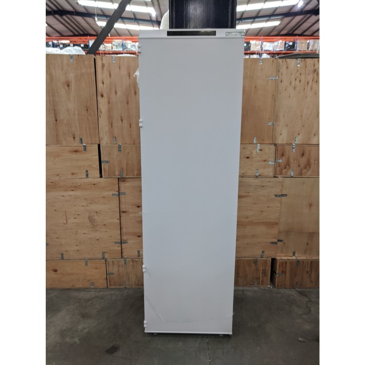 Refurbished CDA FW822 Integrated 316 Litre In-Column Larder Fridge