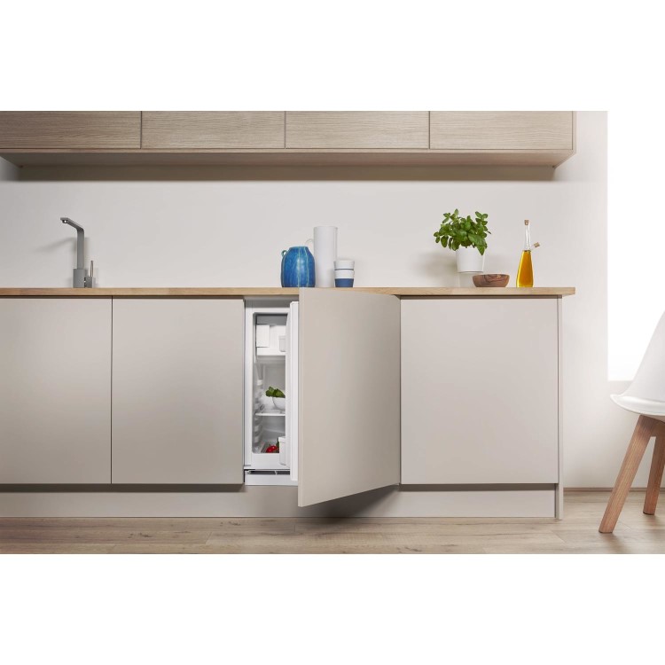 Indesit 108 Litre Under Counter Integrated Fridge
