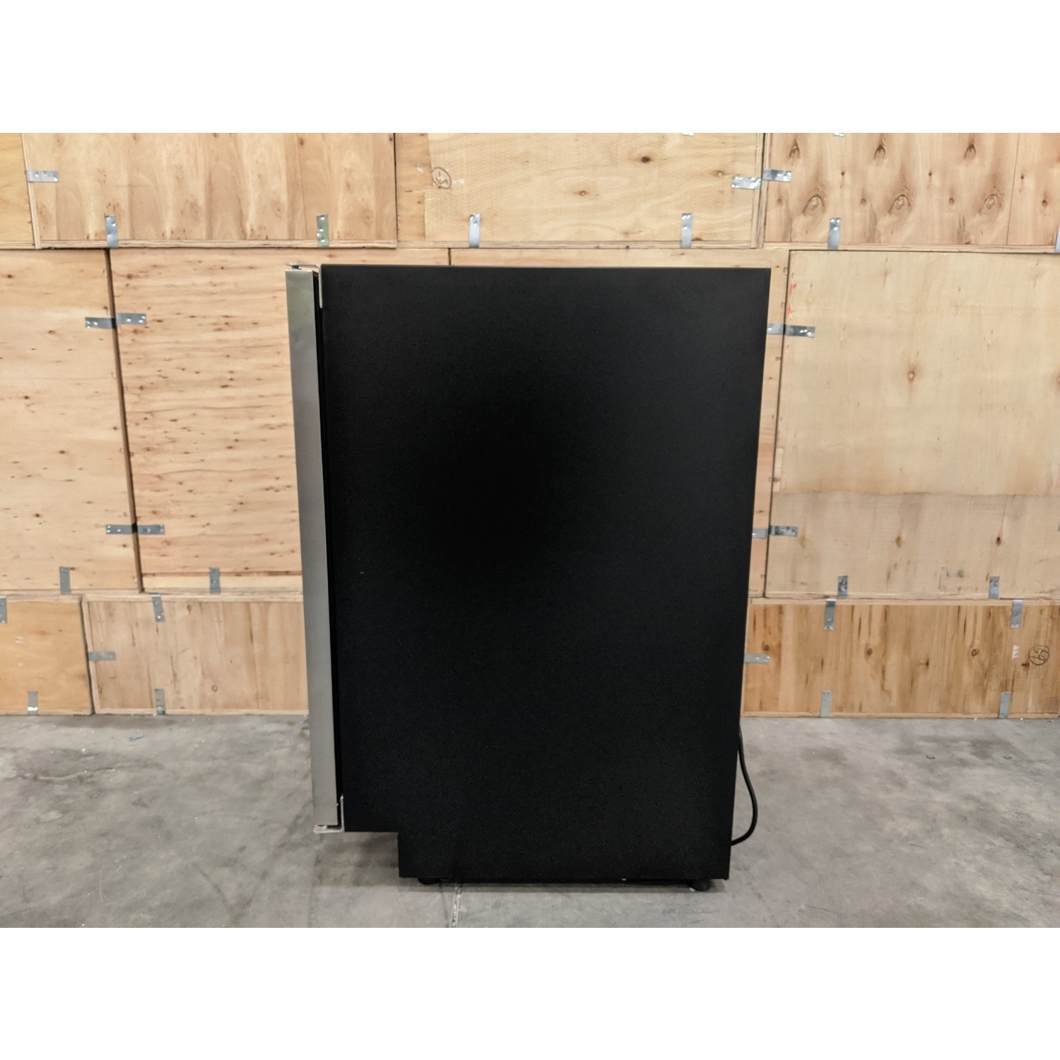 Refurbished Amica AWC300SS Freestanding 19 Bottle Single Zone Under