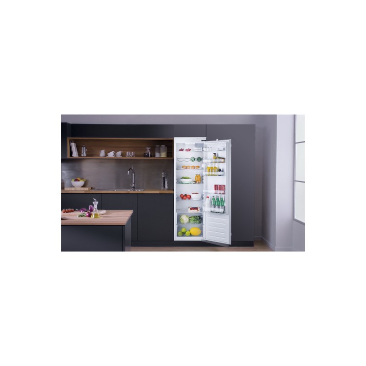 Hotpoint 314 Litre In-column Integrated Larder Fridge with Active Oxygen