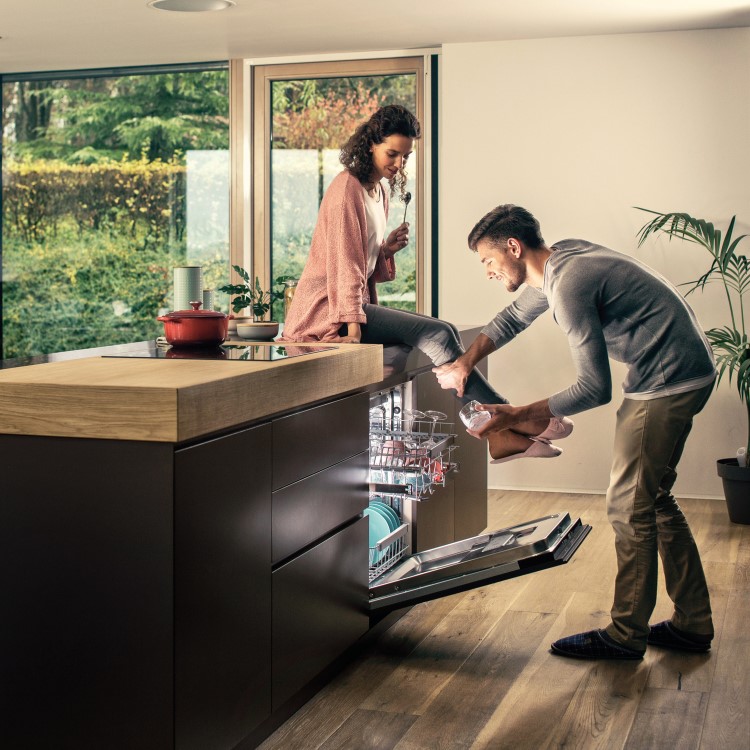 Hisense Auto Dry 16 Place Settings Built In Dishwasher