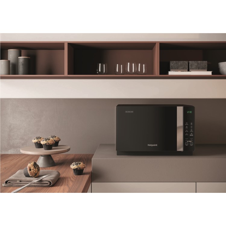 Hotpoint Xtraspace Flatbed 20L Microwave Oven With Grill & Crisp Function - Black