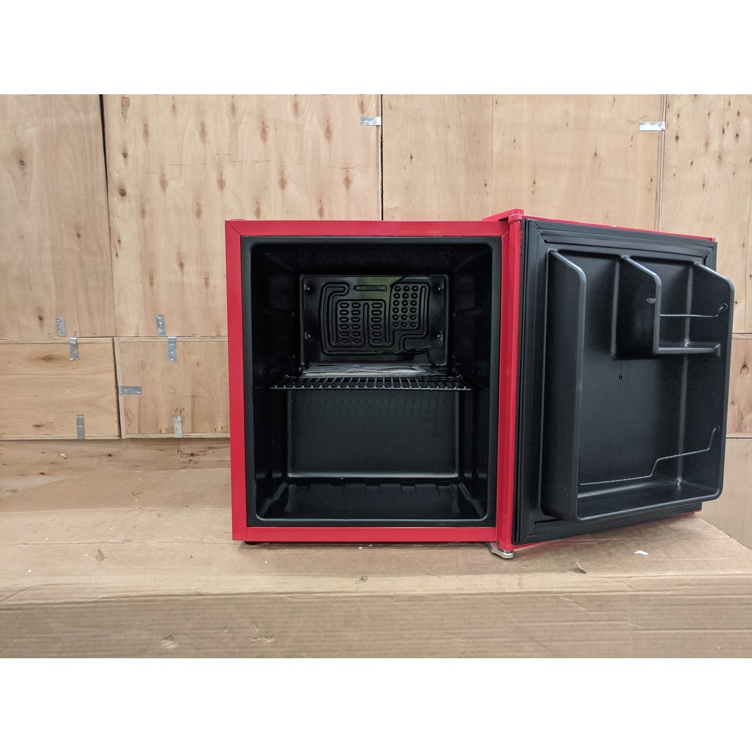 Refurbished Husky EL196 Mini Fridge/Drinks Cooler Coca Cola 78051026/1