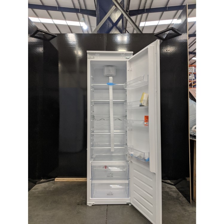 Refurbished Hotpoint HS18011UK Integrated 318 Litre In-column Larder Fridge With Active Oxygen 
