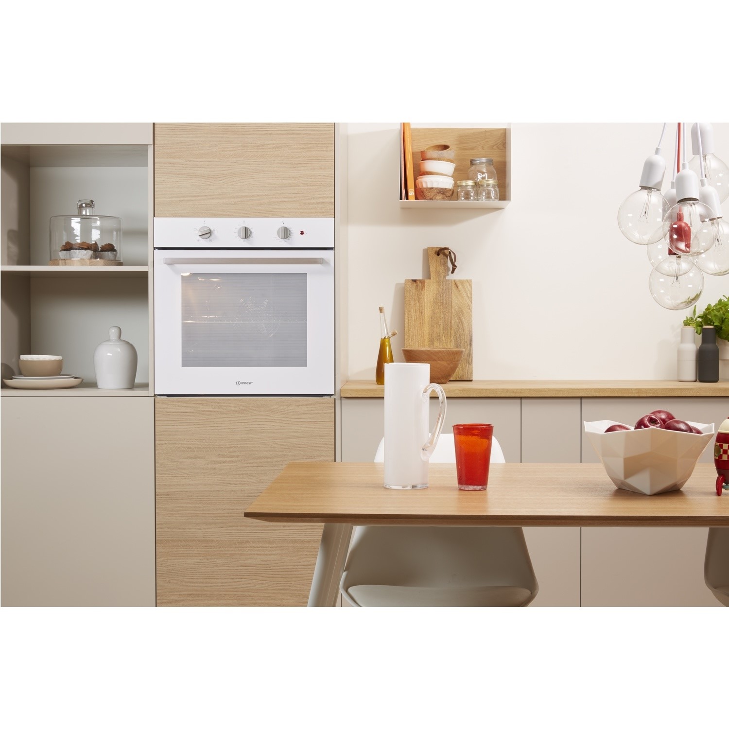 Refurbished Indesit Aria IFW6330WHUK 60cm Single Built In Electric Oven