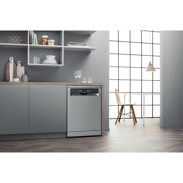 Hotpoint Freestanding Dishwasher - Stainless Steel