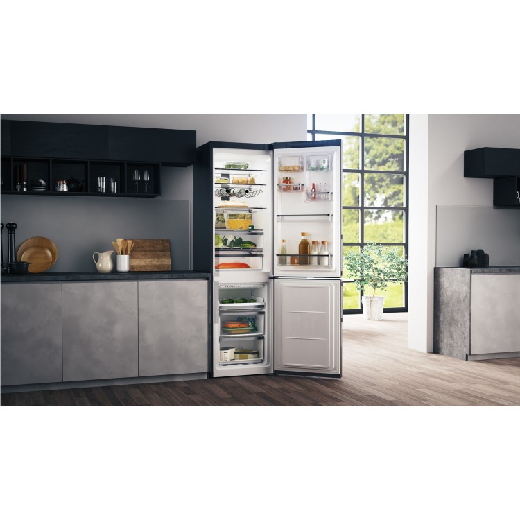 Hotpoint 368 Litre 70/30 Freestanding Fridge Freezer - Shiny steel